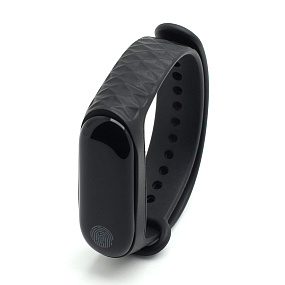 Ремешок силиконовый для браслета Xiaomi Mi Band 3/4 рифленый черный (УЦЕНКА) Нет кнопки-застежки